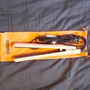NWOT straightener